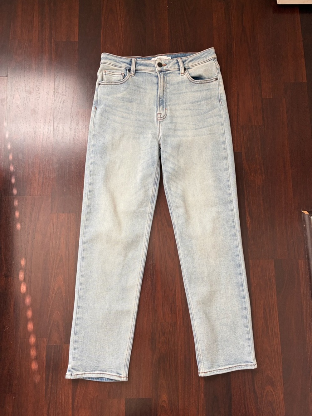 Carly Jean Los Angeles Light Wash High-Rise Women's Jeans